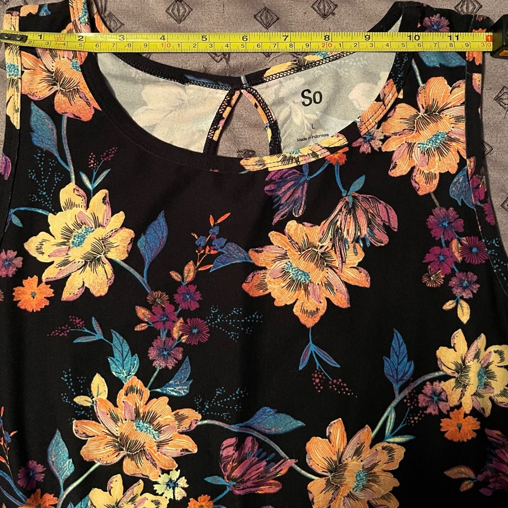 SO Fit n Flare Floral Dress - Picture 6 of 7